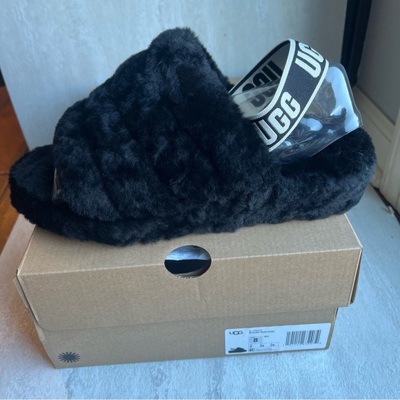 UGG Fluff Yeah Slides in Black NWT Size 8 - Picture 1 of 7